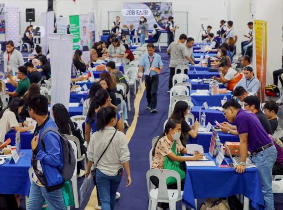Record-Breaking 8,032 Government Job Openings at 2025 Job Fair